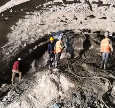 龙亭拱顶带模注浆料的施工流程及注意事项